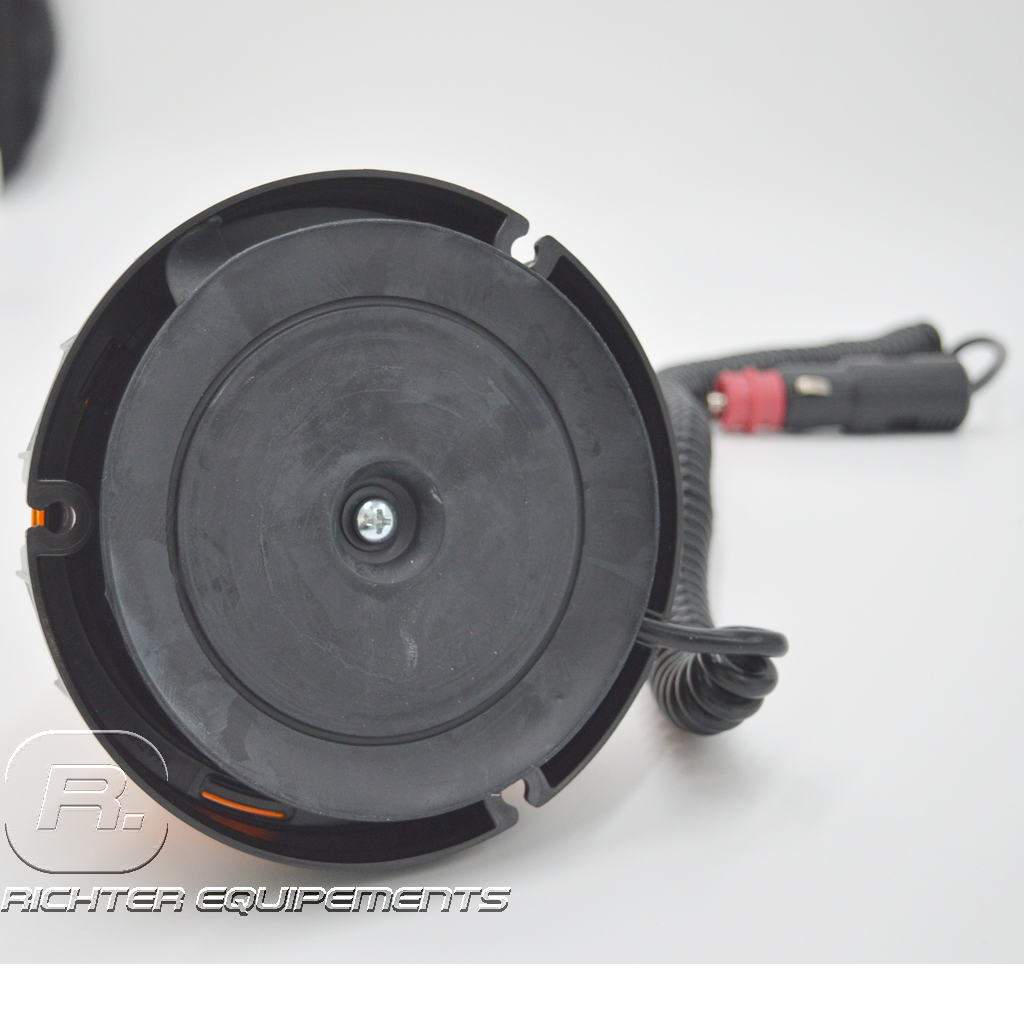 Vue sur support de fixation magnétique du mini gyrophare led rotatif